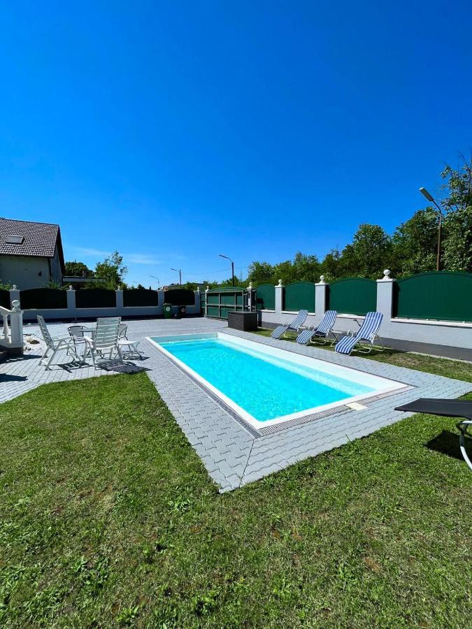 Traum Apartment Mit Pool+Balkon Вена Экстерьер фото
